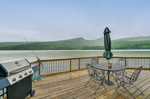 Foto 1 - Cozy South Bay Cabin w/ Lake & Mountain Views