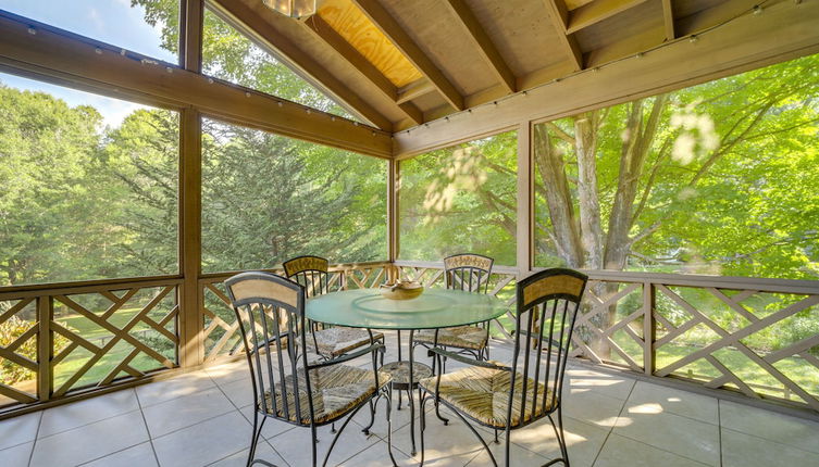 Foto 1 - Spacious North Carolina Retreat - Patio & Fire Pit