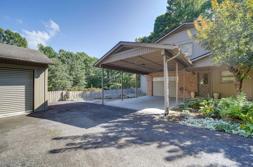 Foto 19 - Spacious North Carolina Retreat - Patio & Fire Pit