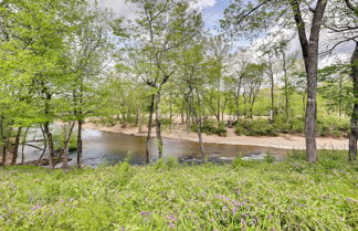 Photo 3 - Spacious Riverfront Cabin Near Local Attractions