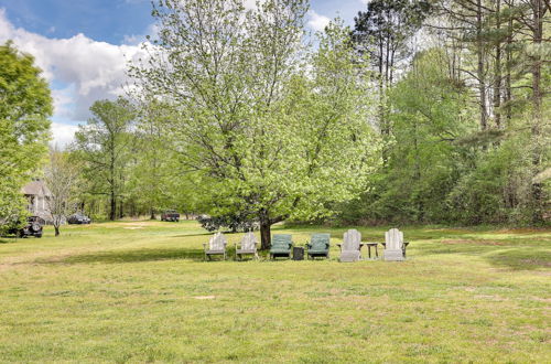 Photo 4 - Spacious Riverfront Cabin Near Local Attractions