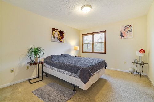 Foto 9 - Colorful East Stroudsburg Townhome - Pets Welcome