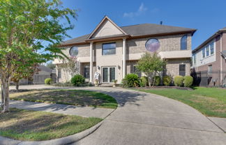 Photo 1 - Elegant Houston Home w/ Gazebo & & Game Room