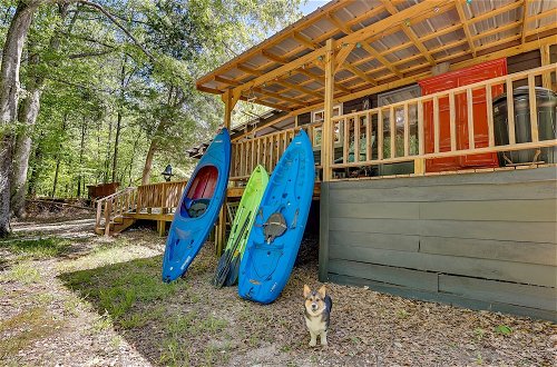 Foto 17 - Pet-friendly Haleyville Cabin Rental w/ Kayaks