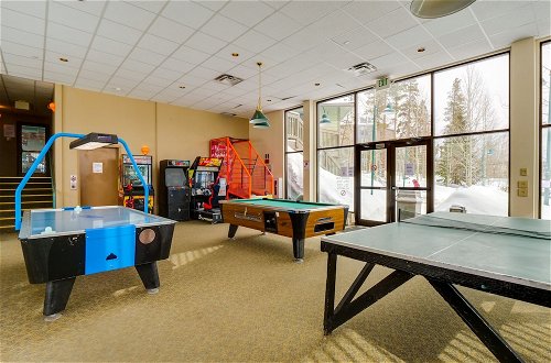 Foto 14 - Silverthorne Condo w/ Community Pool & Game Room