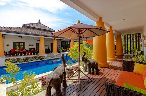 Photo 35 - Bali Style Mansion In Great Location HG