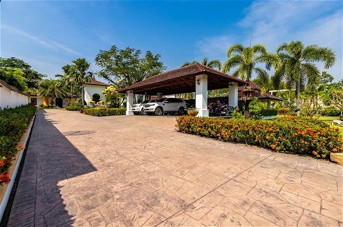Foto 52 - Bali Style Mansion In Great Location HG