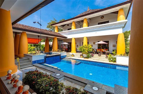 Foto 44 - Bali Style Mansion In Great Location HG