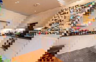 Foto 2 - Bright & Spacious Battersea Flat