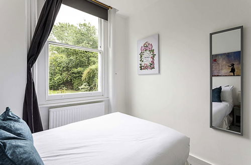 Photo 3 - Clapham Charm: 2-bedroom Beauty