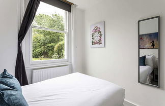 Photo 3 - Clapham Charm: 2-bedroom Beauty