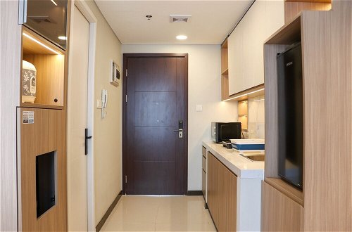 Photo 9 - Best Deal And Cozy Studio At Daan Mogot City Apartment