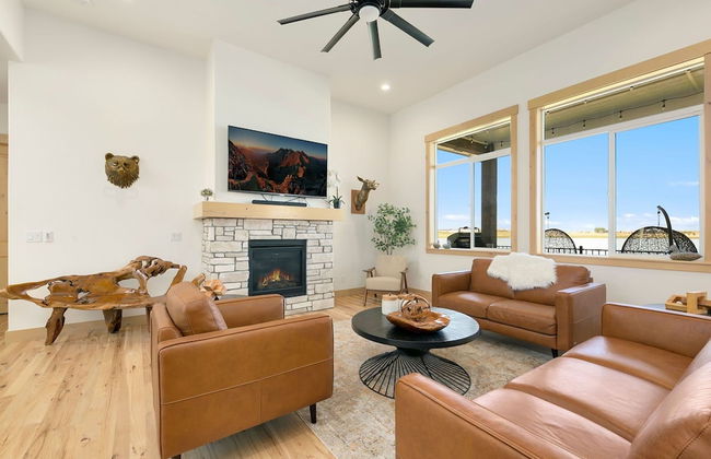Lakeside Luxury - Hot Tub, Pool Table, and Views - Foto 15