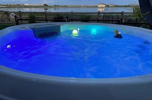 Foto 32 - Lakeside Luxury - Hot Tub, Pool Table, and Views