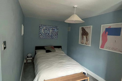 Photo 2 - Characterful 1BD Flat w/ Private Gym - Brockley