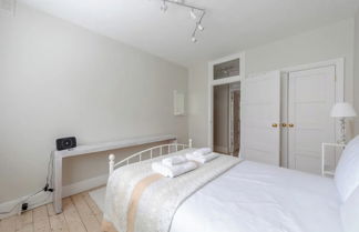 Photo 1 - Spacious 1BD Flat With Garden - Hampstead Heath