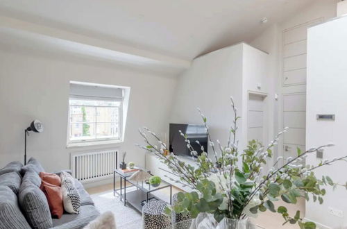 Photo 13 - Stylish 1BD Flat 5 Mins to Harrods- Knightsbridge