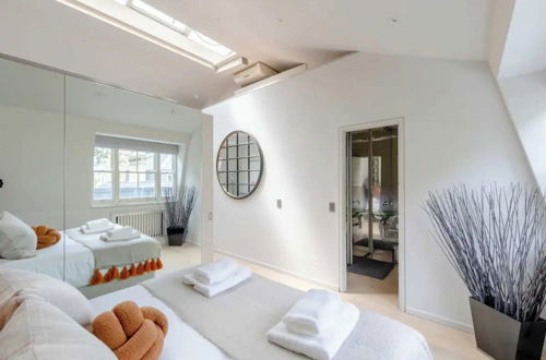 Photo 5 - Stylish 1BD Flat 5 Mins to Harrods- Knightsbridge