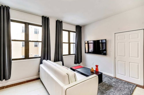 Photo 9 - Be My Guest, Gorgeous 2BD Next to Reading Terminal