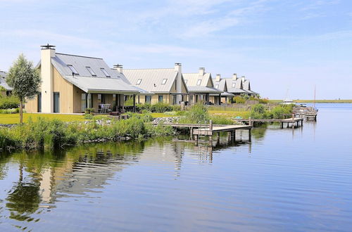 Foto 28 - Modern Lodge on the Water in a National Park