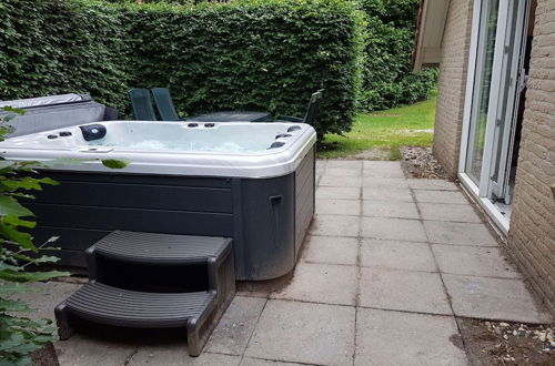 Foto 9 - Holiday Home With a Jacuzzi, 20 km. From Assen