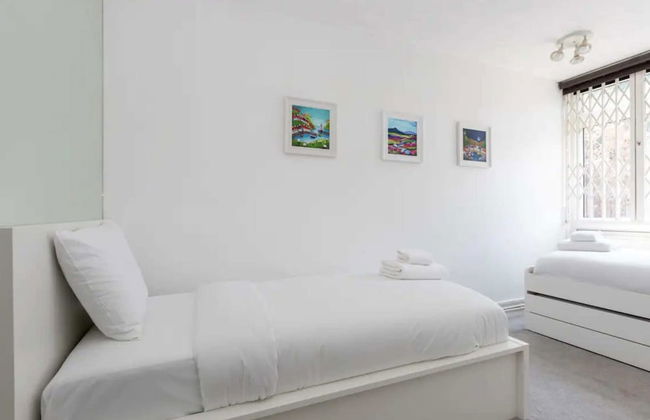 Spacious & Welcoming 4BD House - Kennington - Foto 1