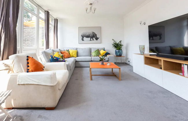 Spacious & Welcoming 4BD House - Kennington - Foto 28