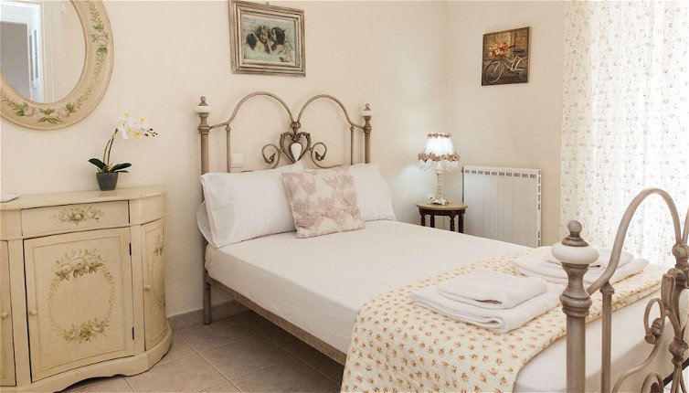 Photo 1 - Deluxe 2 Bedroom apt in Petroupoli