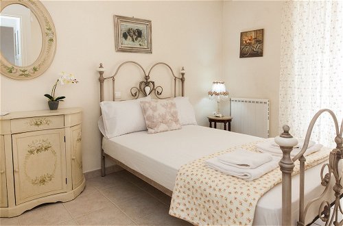 Photo 1 - Deluxe 2 Bedroom apt in Petroupoli