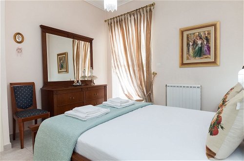 Foto 7 - Deluxe 2 Bedroom apt in Petroupoli