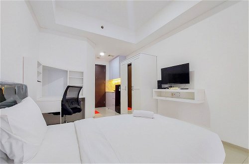 Foto 2 - Best Homey And Nice Studio At Pacific Garden Apartment