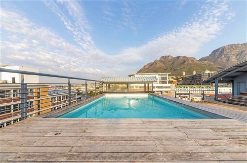 Photo 15 - Modern Industrial 1BD Apartment - Cape Town