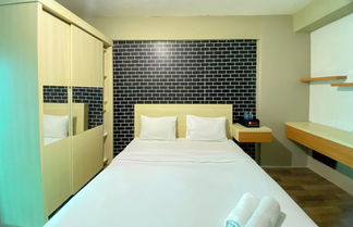 Foto 2 - Cozy Stay Studio At Kemang View Apartment