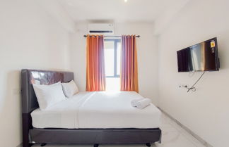 Photo 2 - Cozy And Comfort Studio Sky House Alam Sutera Apartment