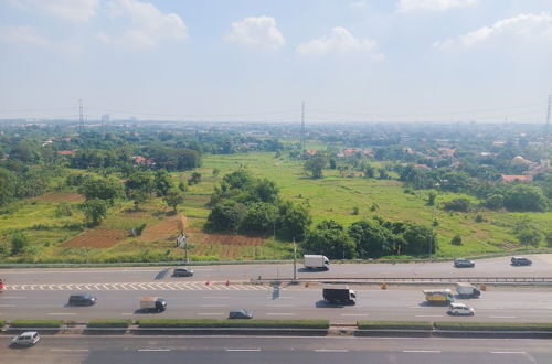 Photo 14 - Cozy And Comfort Studio Sky House Alam Sutera Apartment