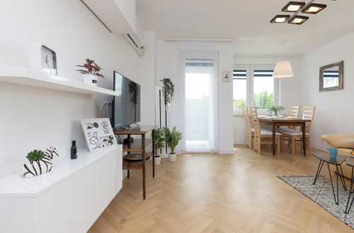 Photo 27 - Warsaw Apartment Dobra by Renters