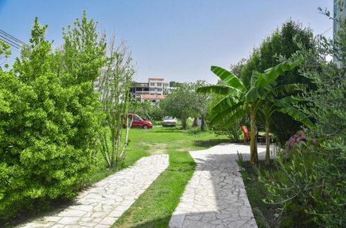 Foto 10 - Vacation Flat w Garden and Balcony in Ulcinj