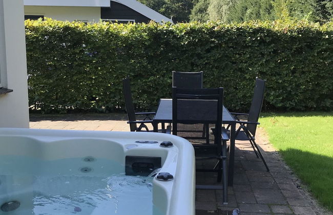 Luxury Holiday Home with Hot Tub at Dutch Coast - Foto 8