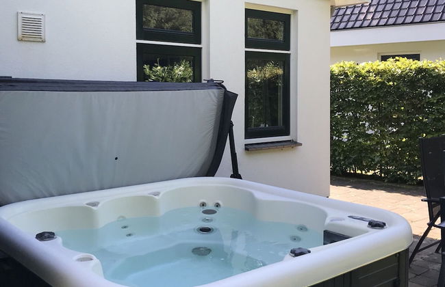 Luxury Holiday Home with Hot Tub at Dutch Coast - Foto 11