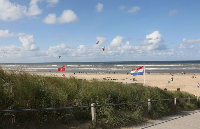 Luxury Holiday Home with Hot Tub at Dutch Coast - Foto 38