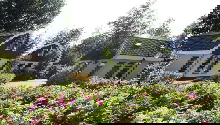 Foto 1 - Nice House with Dishwasher near Sea & Beach