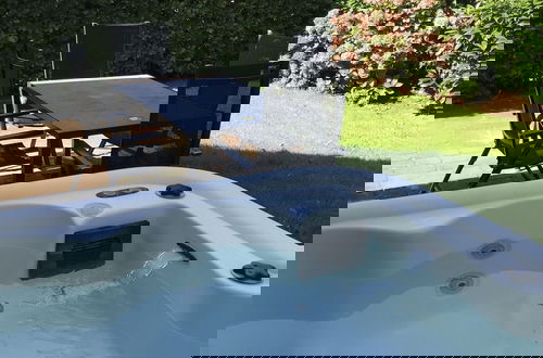 Foto 12 - Luxury Holiday Home with Hot Tub at Dutch Coast