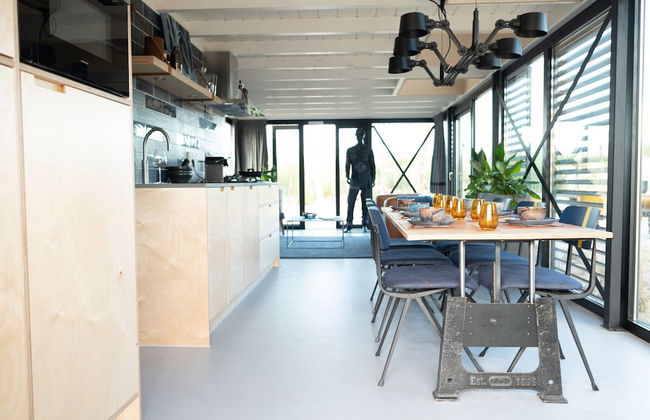 Modern, Trendy Theme Denim Lodge, Near the sea - Foto 17