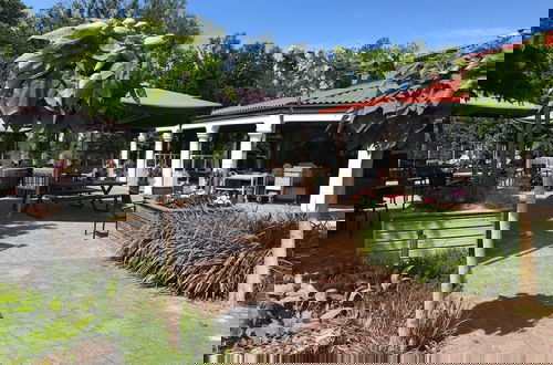 Foto 31 - Luxurious Villa With Cart, Bubble Bath, Bubble Bath, in Green Area