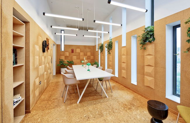 Sensational Two-bedroom Apartment in East London - Photo 40