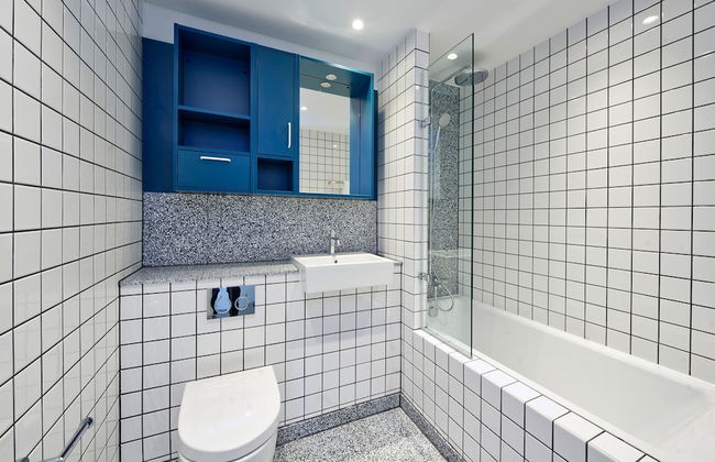 Sensational Two-bedroom Apartment in East London - Photo 16