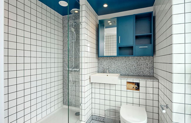 Sensational Two-bedroom Apartment in East London - Photo 17