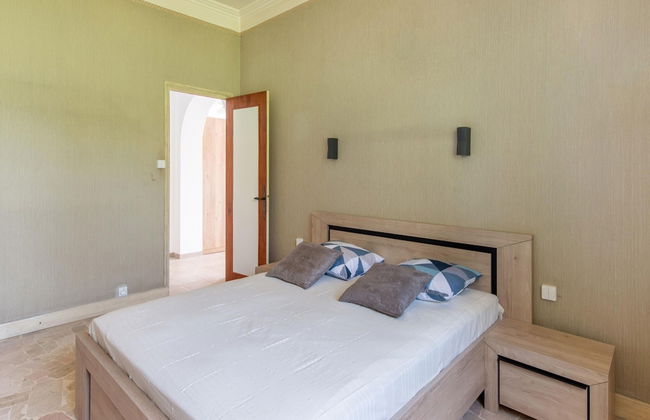 Holiday Home in Saint-julien-du-verdon With Garden - Foto 3