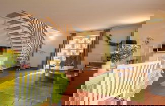 Foto 3 - Comfy Apartment With Terrace