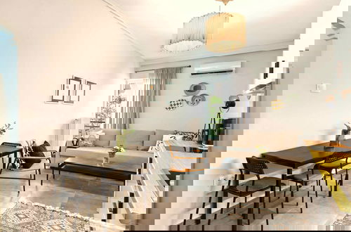 Foto 9 - Phaedrus Living Modern Cityscape Flat